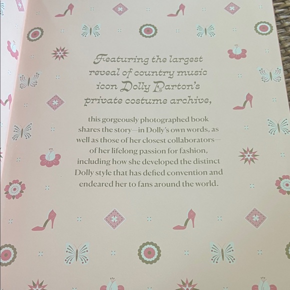 #0965** Dolly Parton 'Behind the Seams' Book - Picture 3 of 10